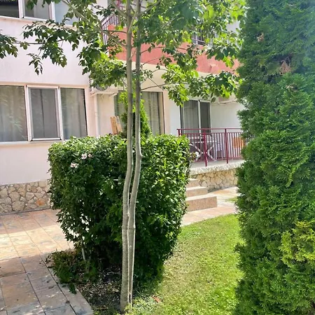 Apartment Beachfront Elenite *